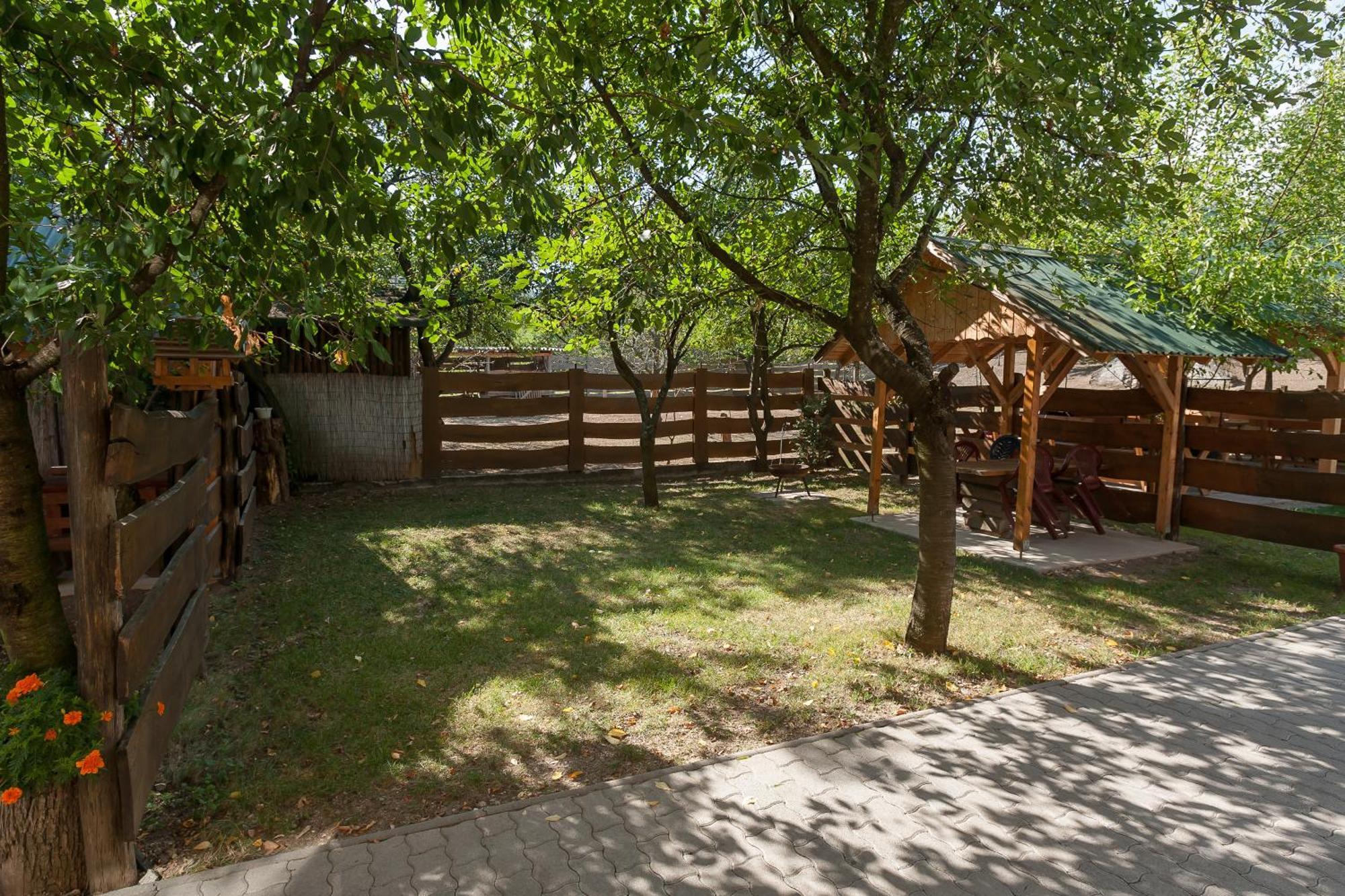 Paratlan Apartmanhaz Szilvásvárad Exterior foto